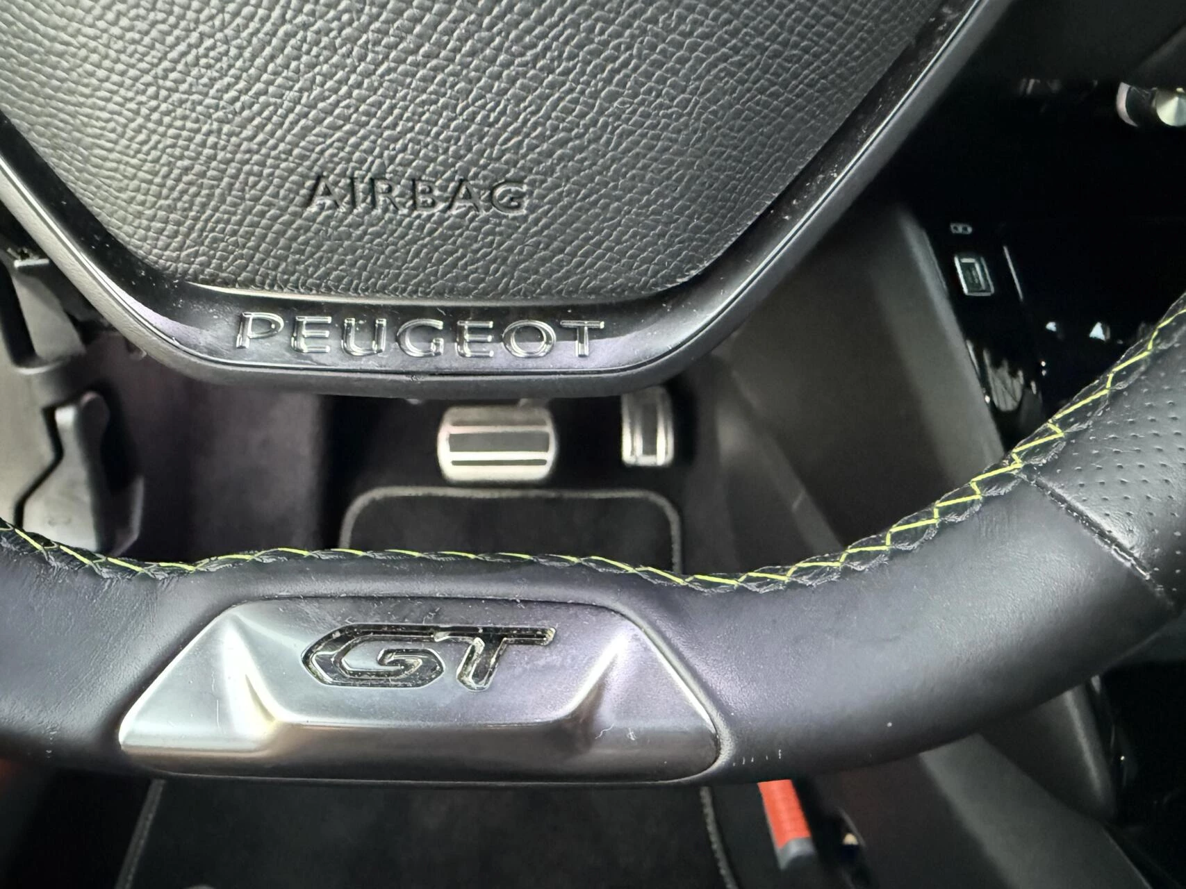 Hoofdafbeelding Peugeot e-2008