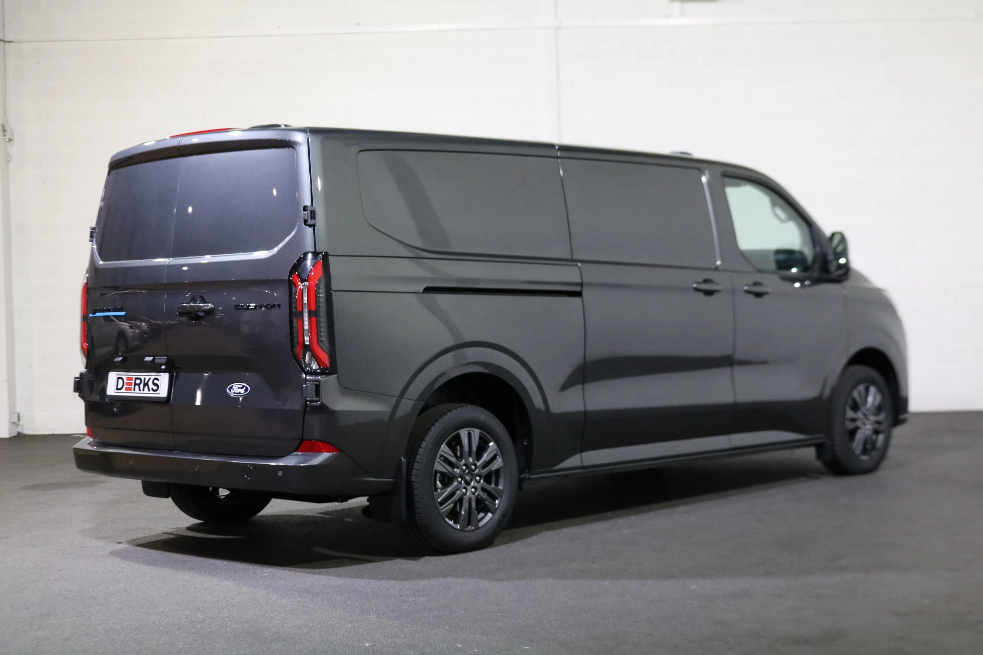 Hoofdafbeelding Ford E-Transit Custom