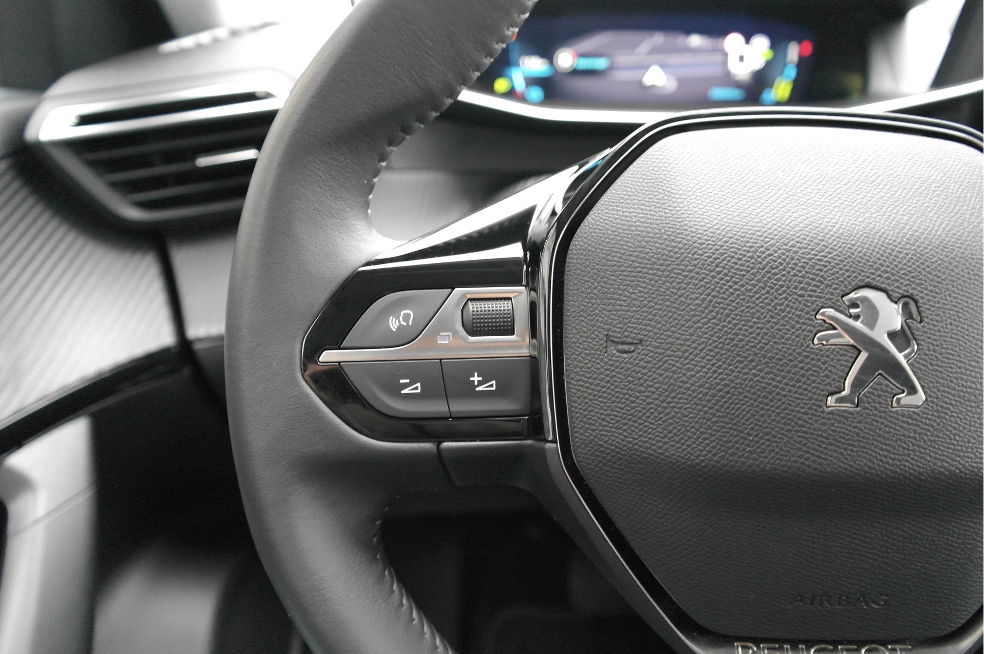 Hoofdafbeelding Peugeot e-2008