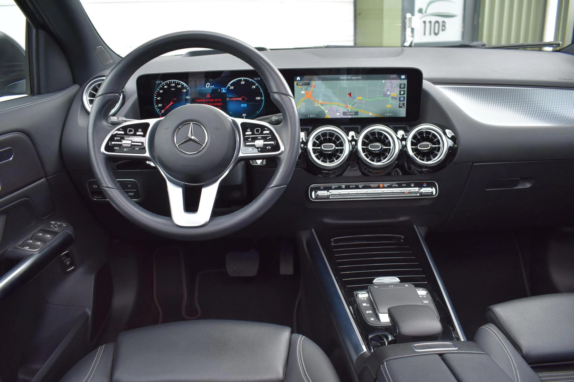 Hoofdafbeelding Mercedes-Benz EQA