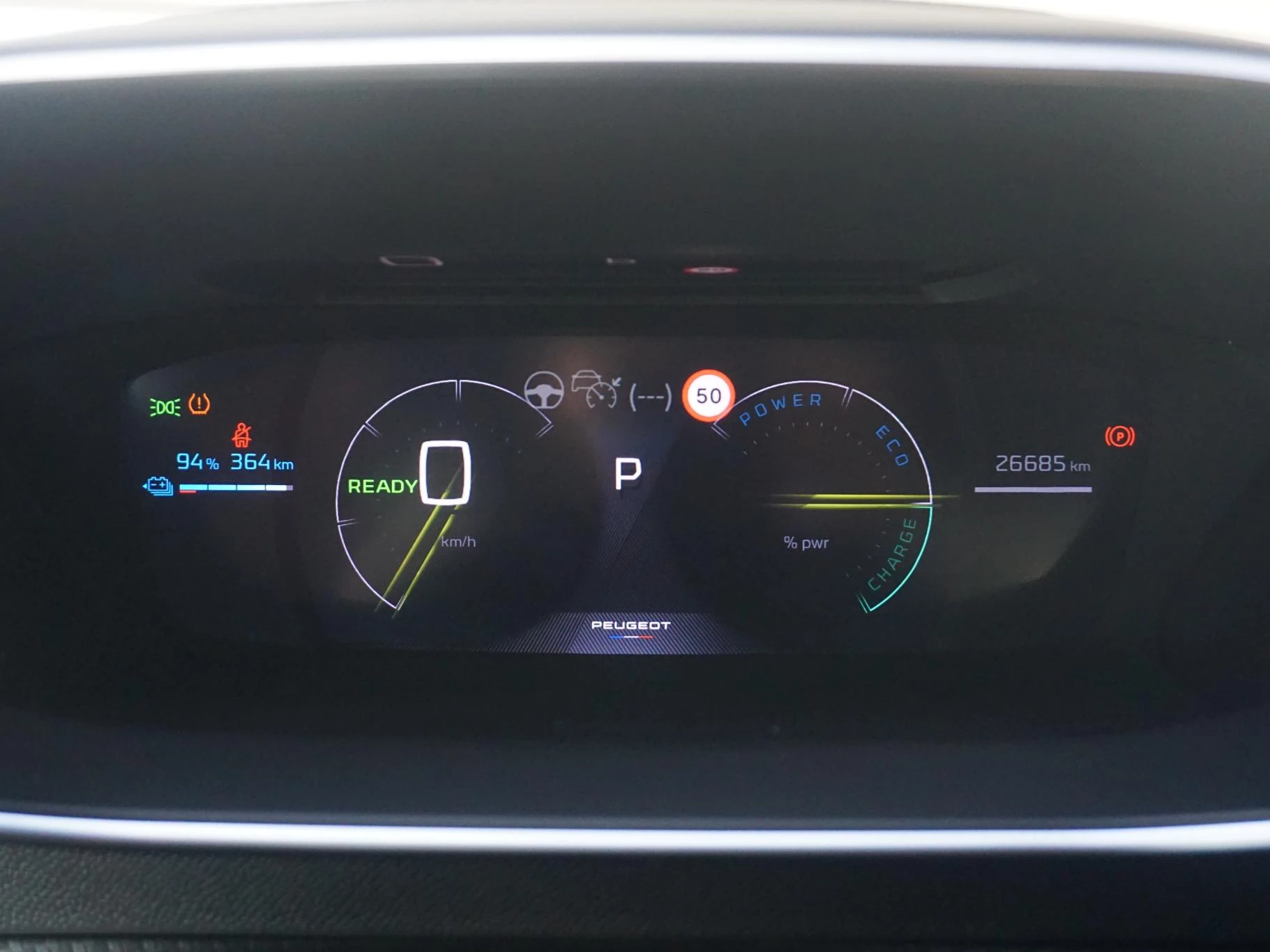 Hoofdafbeelding Peugeot e-2008