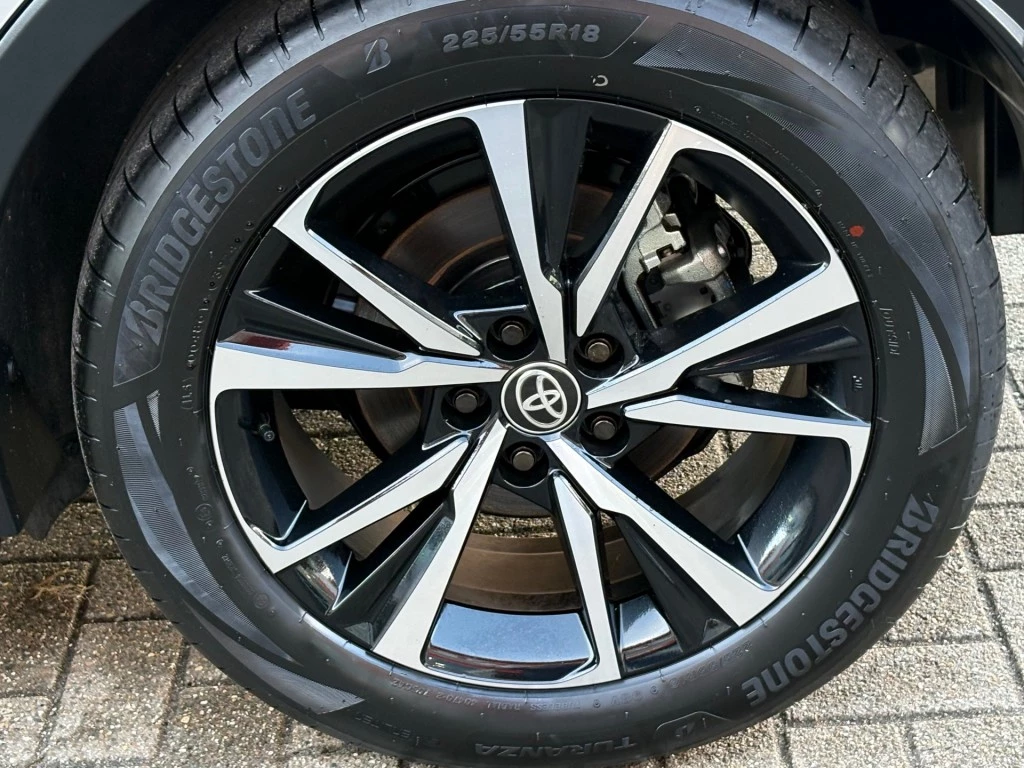 Hoofdafbeelding Toyota C-HR