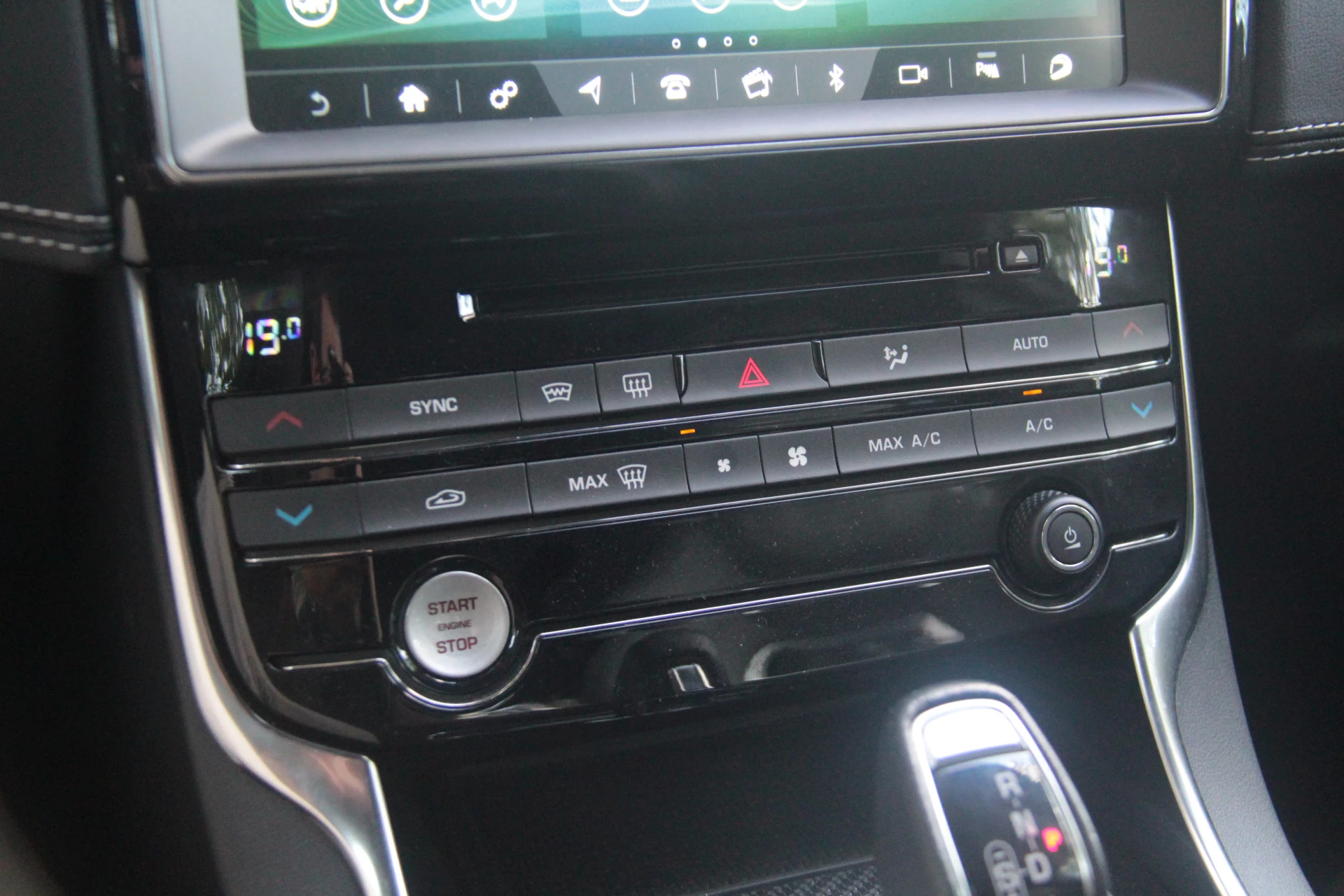 Hoofdafbeelding Jaguar XE