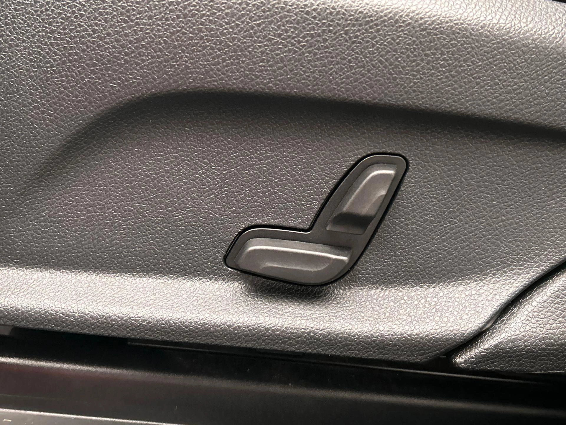 Hoofdafbeelding Mercedes-Benz EQC