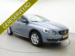 Hoofdafbeelding Volvo V60 Volvo V60 Cross Country D3 150pk Automaat Polar+ / Elektr. Stoelen / Stuurw. en Stoelverwarming / Standkachel / DAB / Xenon / 17" / PDC Achter / Navigatie