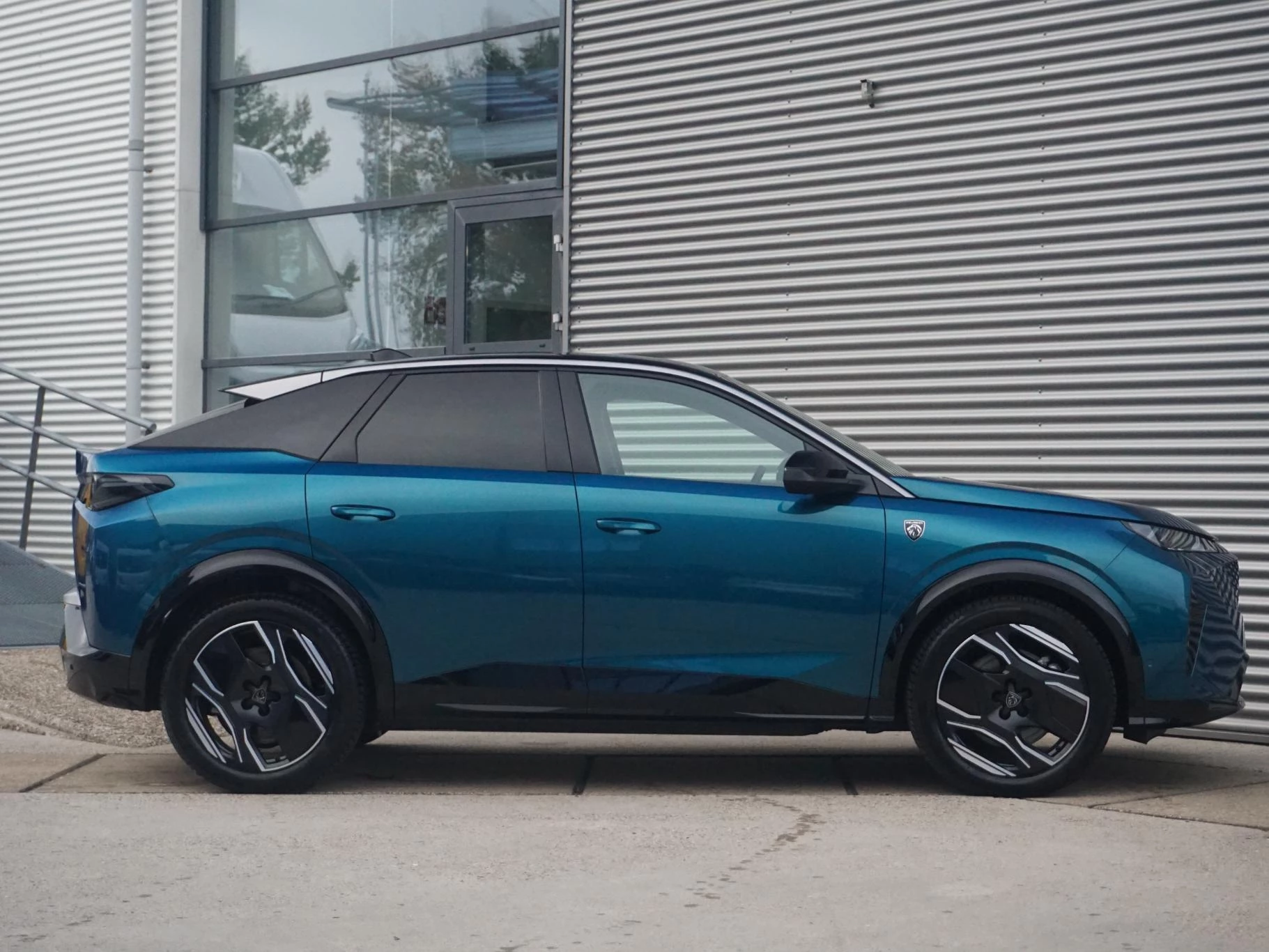 Hoofdafbeelding Peugeot e-3008