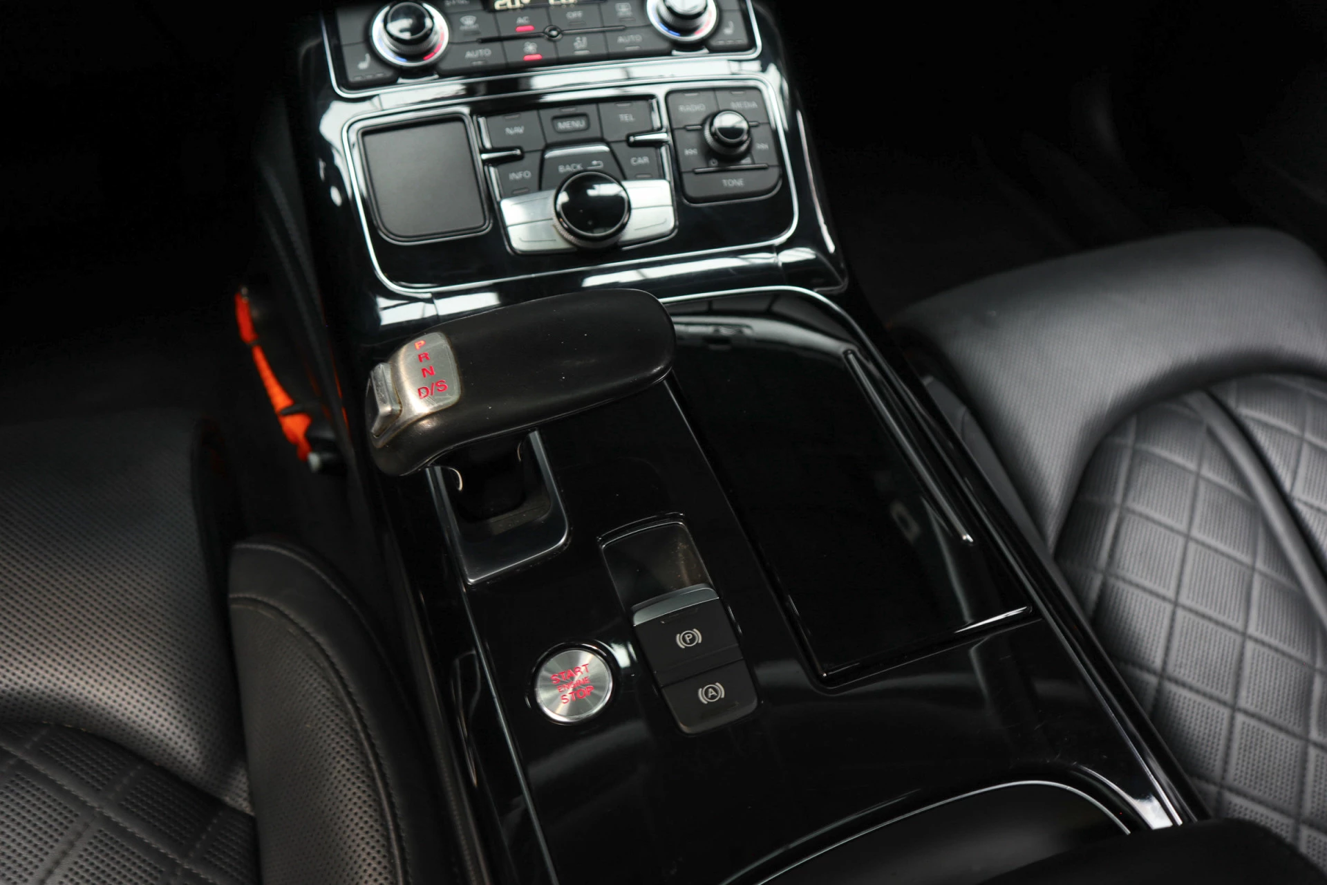 Hoofdafbeelding Audi A8