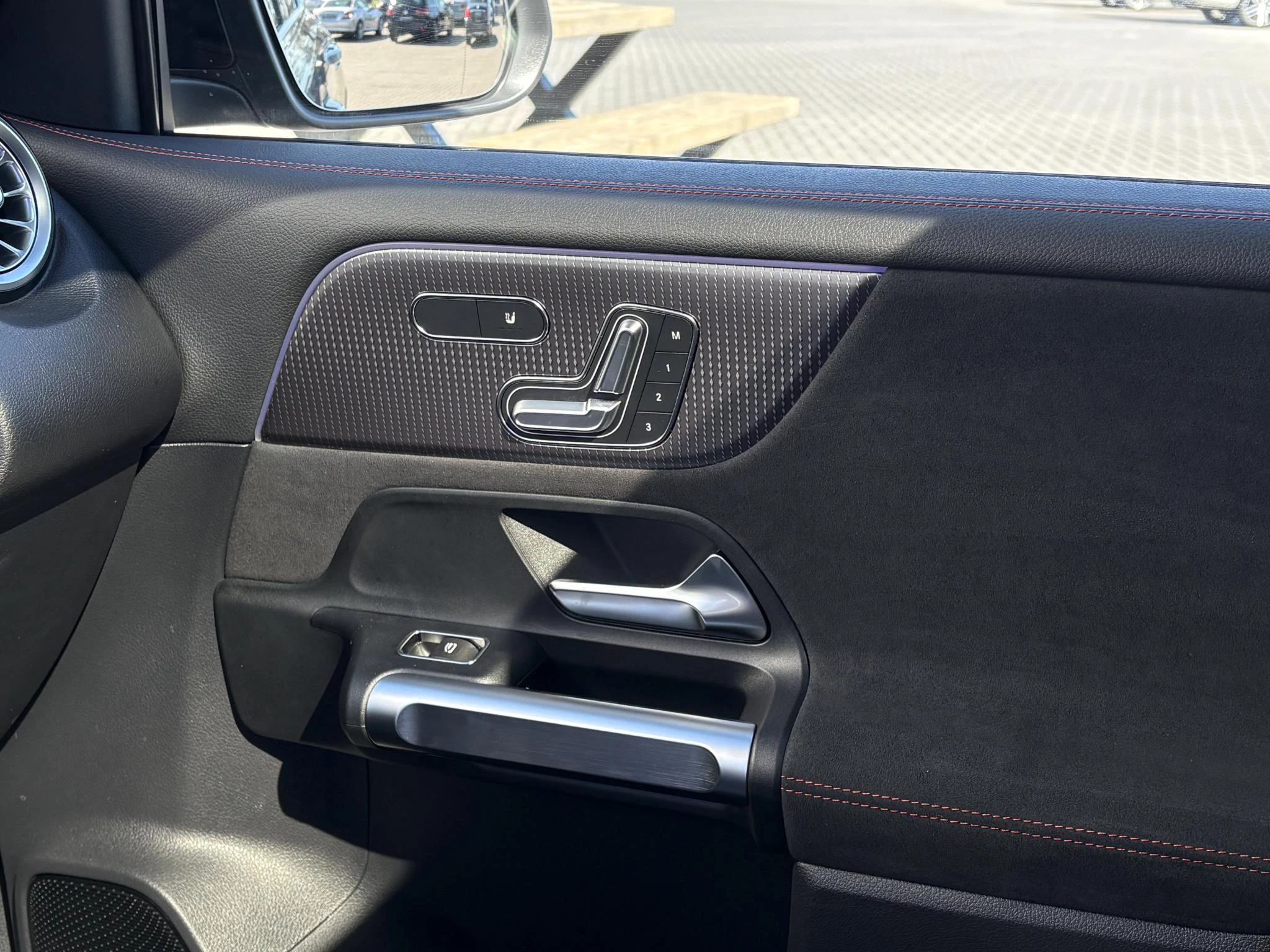 Hoofdafbeelding Mercedes-Benz EQB