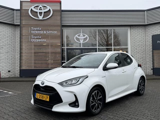 Hoofdafbeelding Toyota Yaris Toyota Yaris 1.5 HYBRID DYNAMIC NL-AUTO APPLE/ANDROID KEYLESS LED CAMERA CLIMA AD-CRUISE 16'' LM-VELGEN