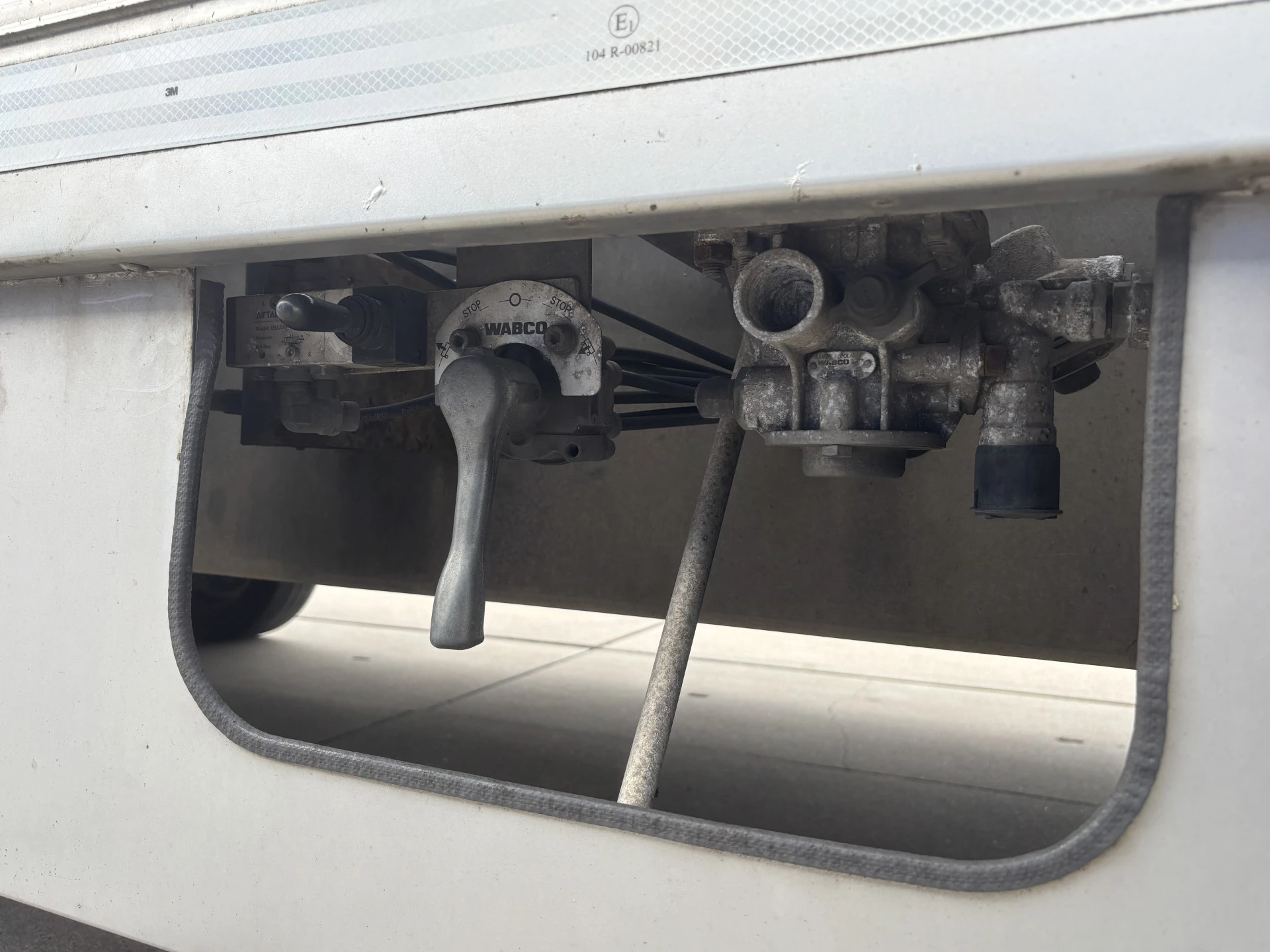 Hoofdafbeelding Iveco 40C18 3.0 180 PK Automaat Be Trekker + Autotransporter Tijhof voor 3 auto's