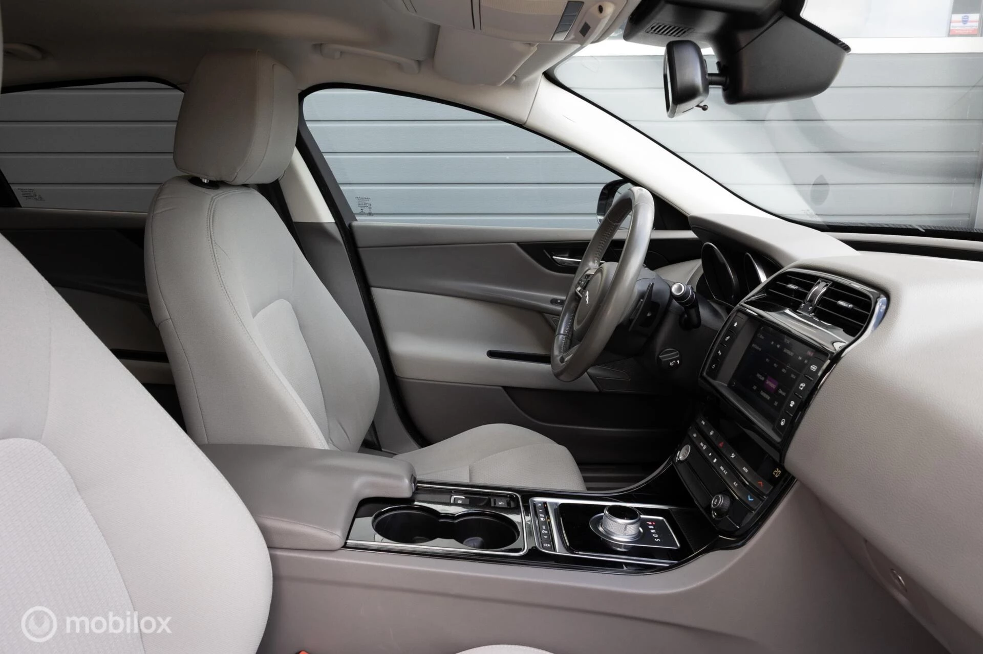 Hoofdafbeelding Jaguar XE