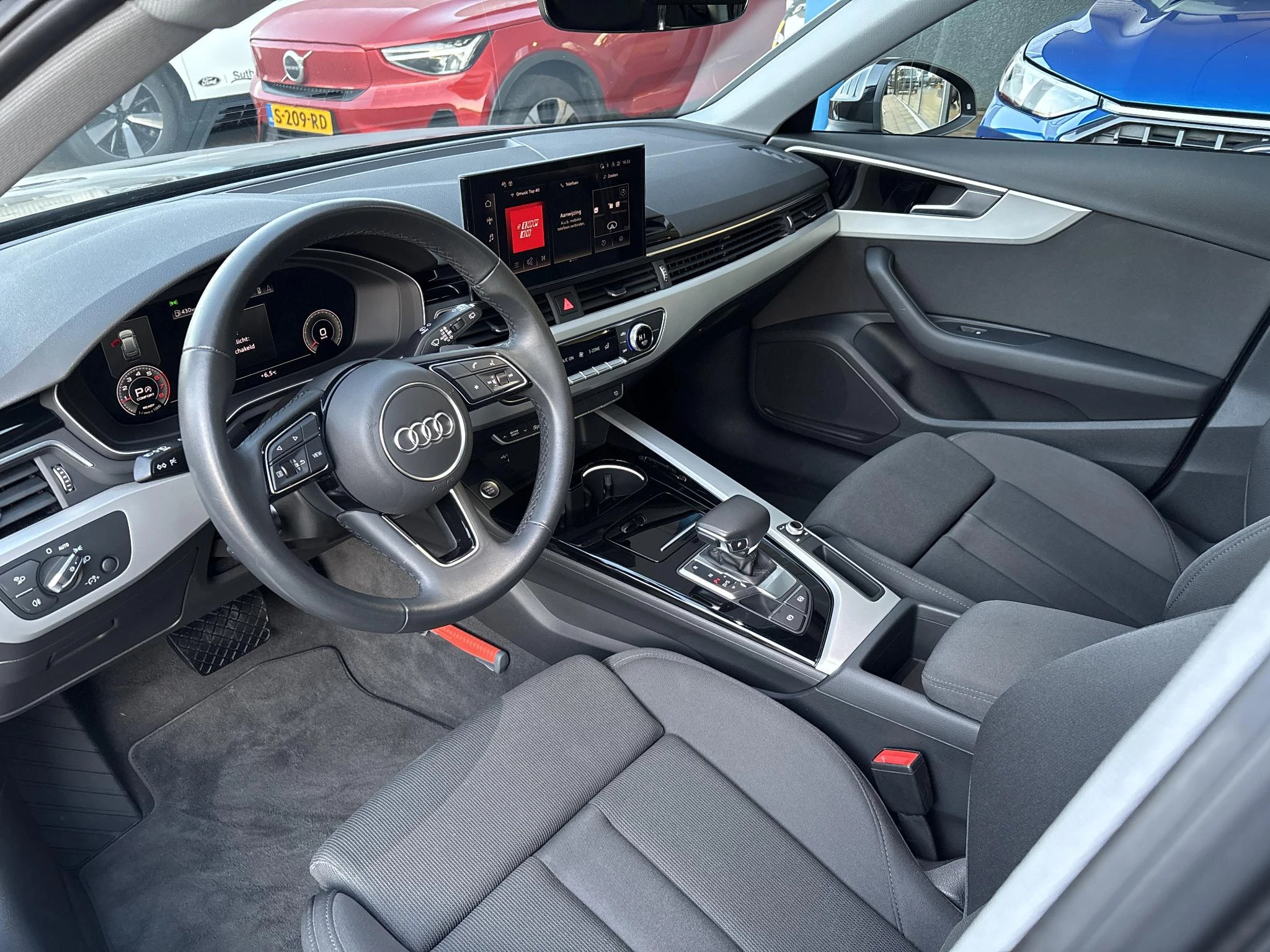 Hoofdafbeelding Audi A4