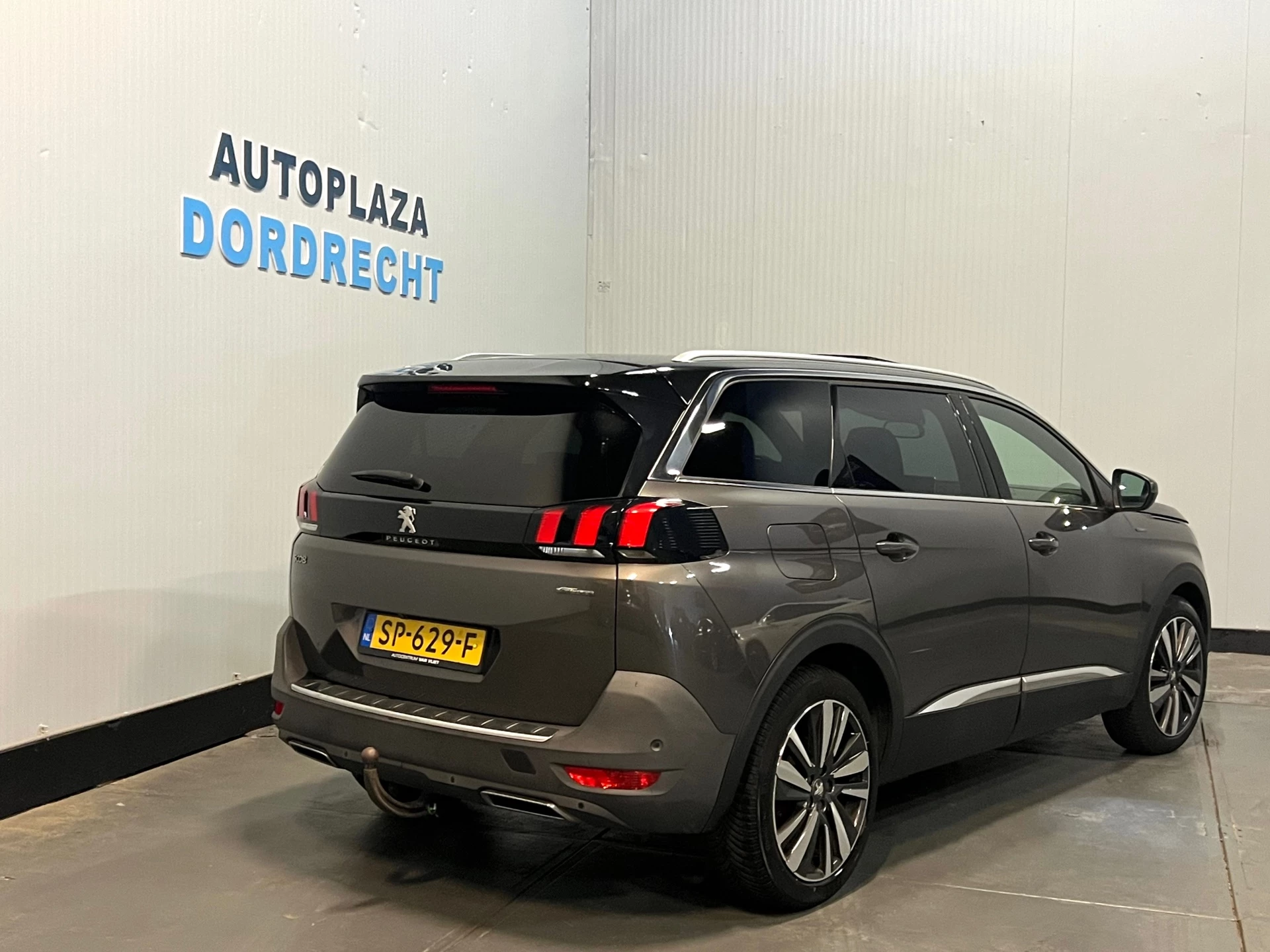 Hoofdafbeelding Peugeot 5008