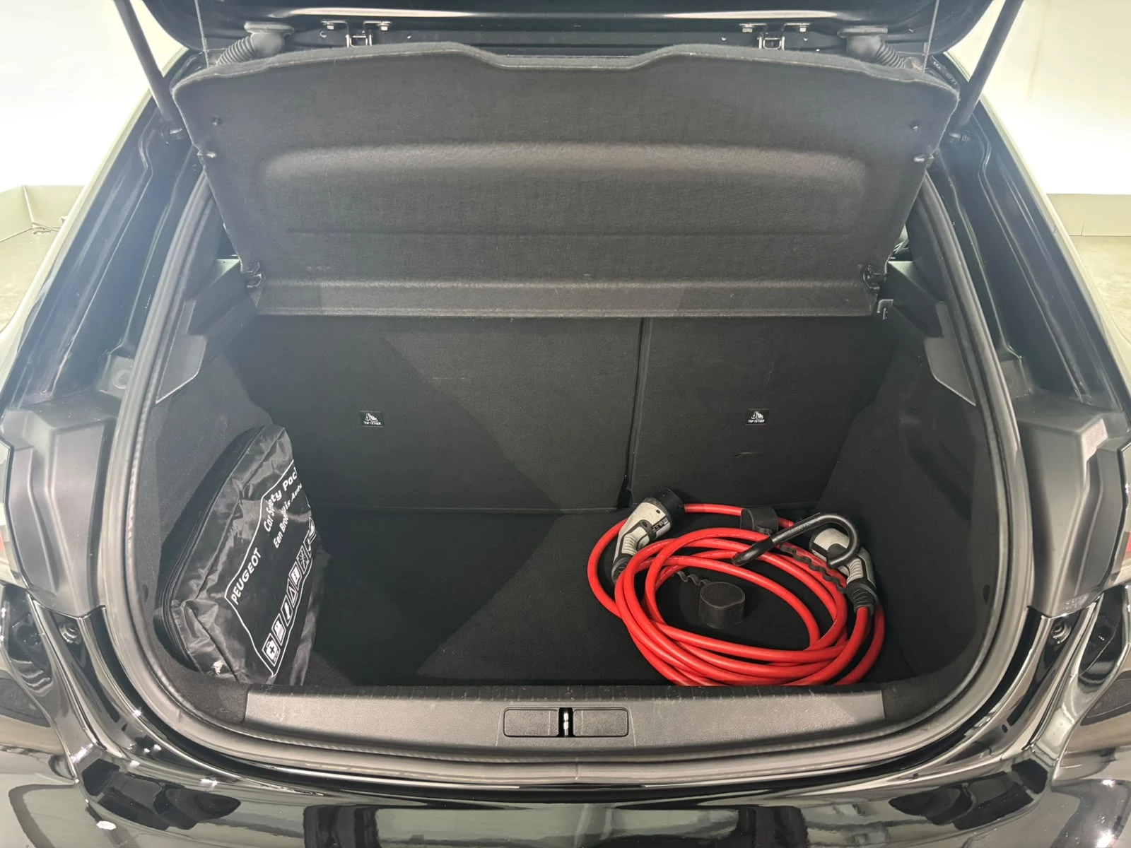 Hoofdafbeelding Peugeot e-208