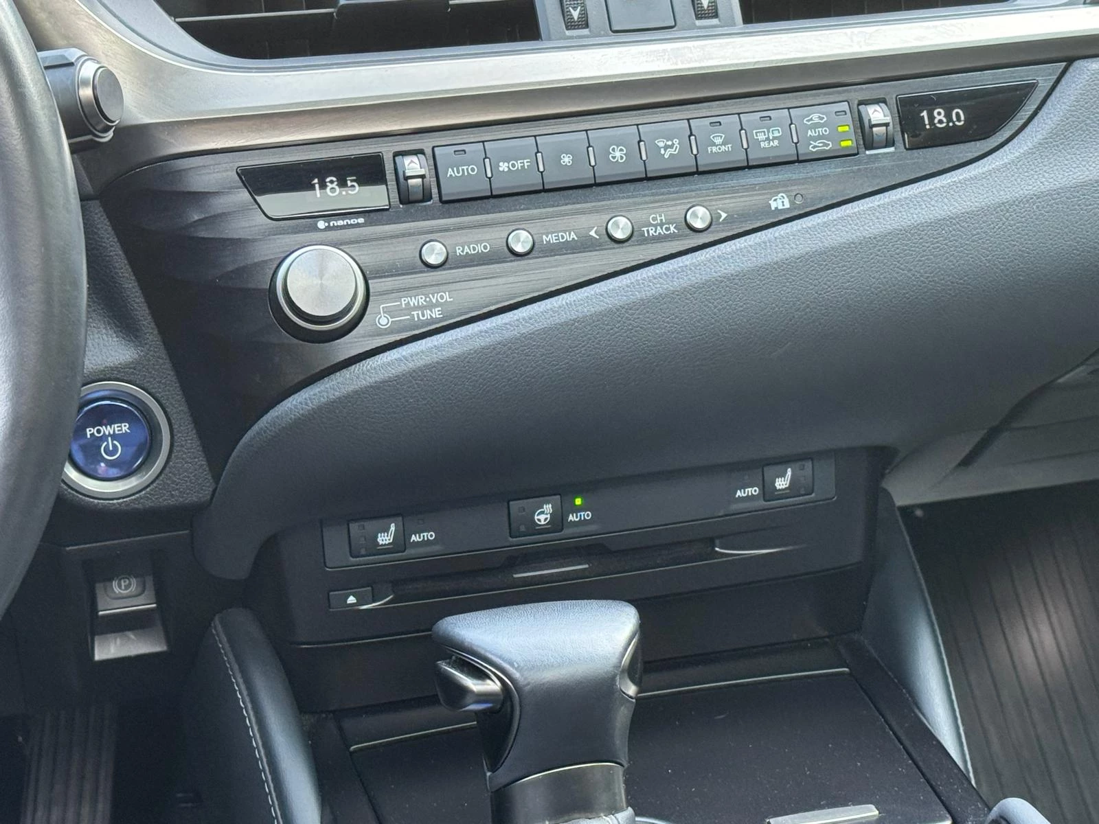 Hoofdafbeelding Lexus ES