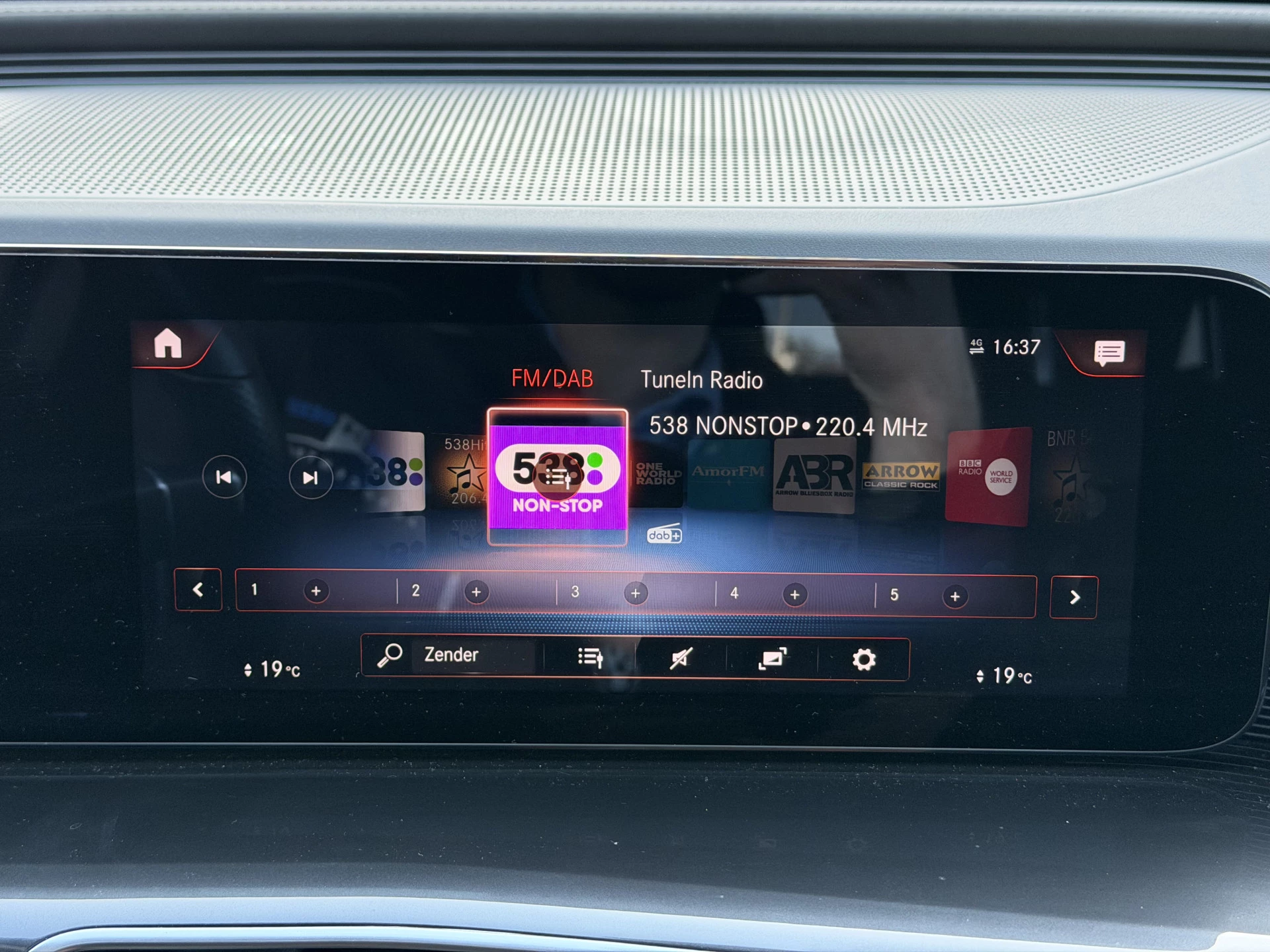 Hoofdafbeelding Mercedes-Benz EQC