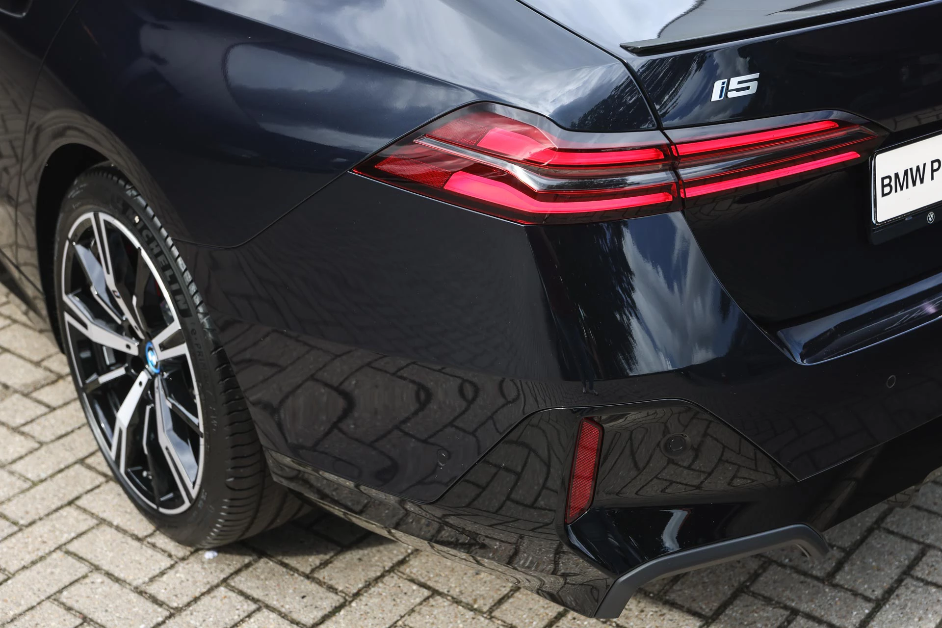 Hoofdafbeelding BMW i5