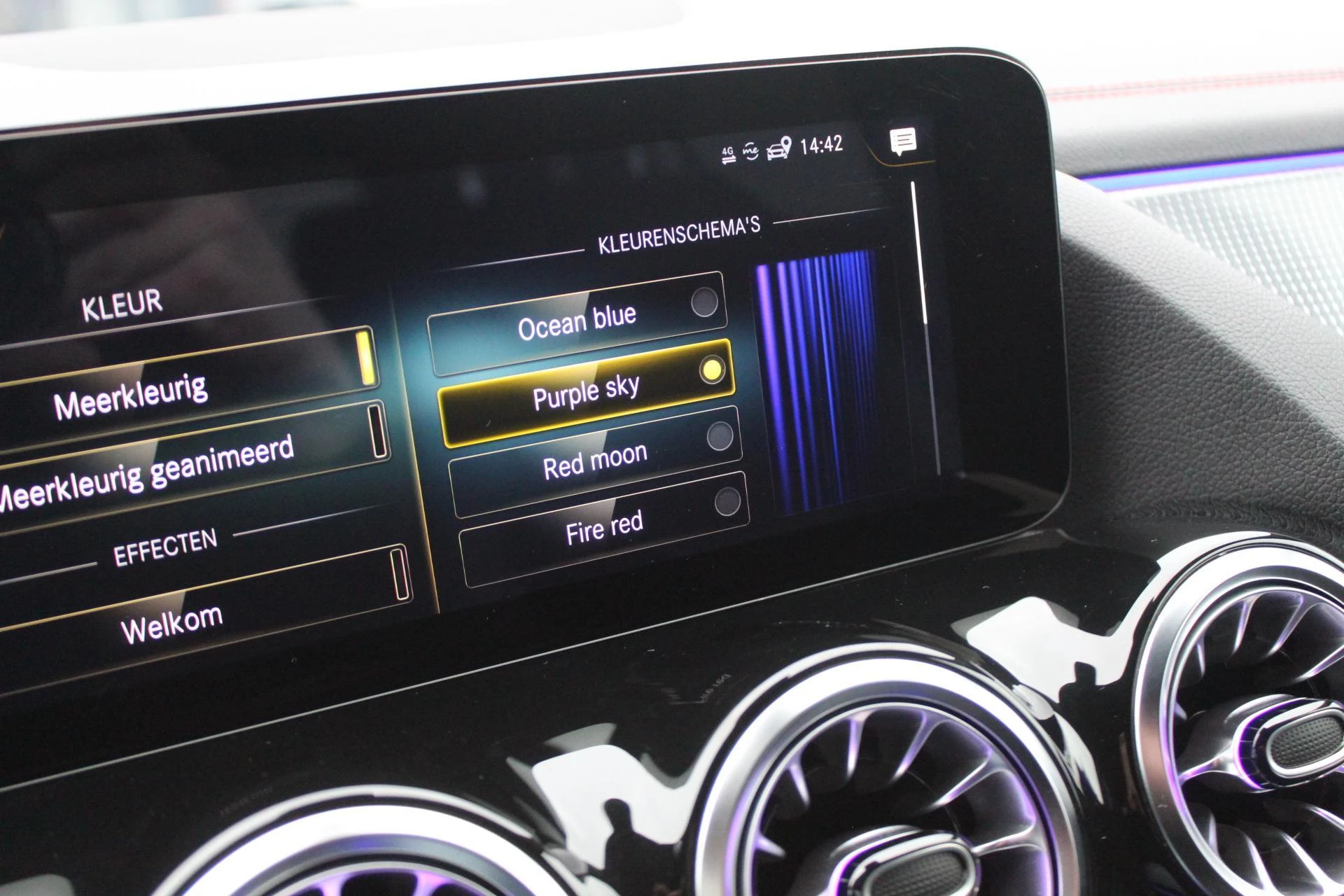 Hoofdafbeelding Mercedes-Benz EQA