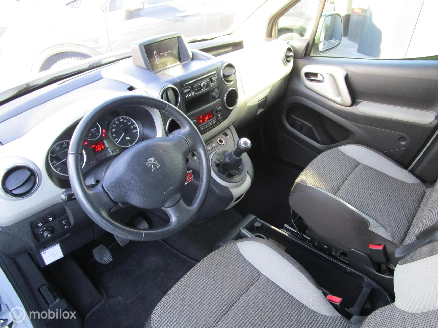 Hoofdafbeelding Peugeot Partner