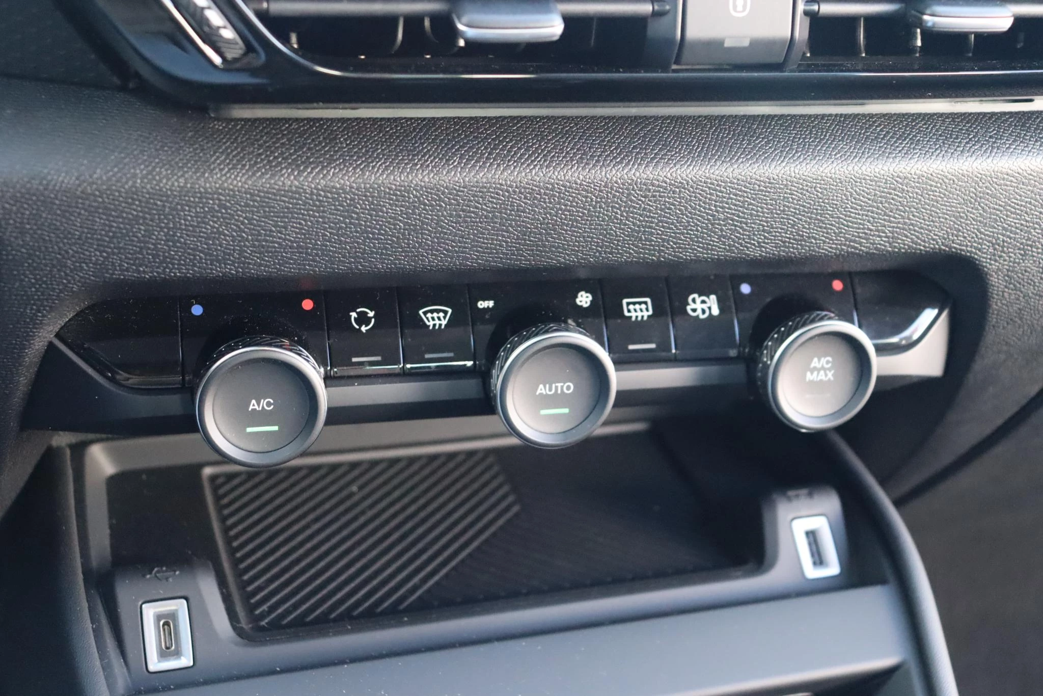 Hoofdafbeelding Citroën ë-C4