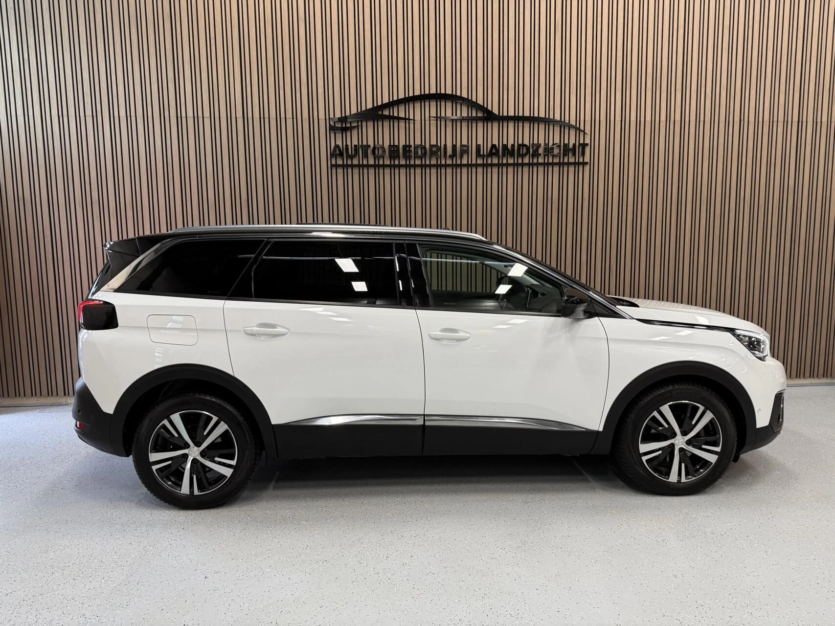 Hoofdafbeelding Peugeot 5008