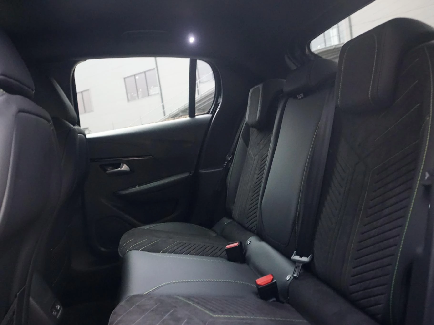 Hoofdafbeelding Peugeot e-208