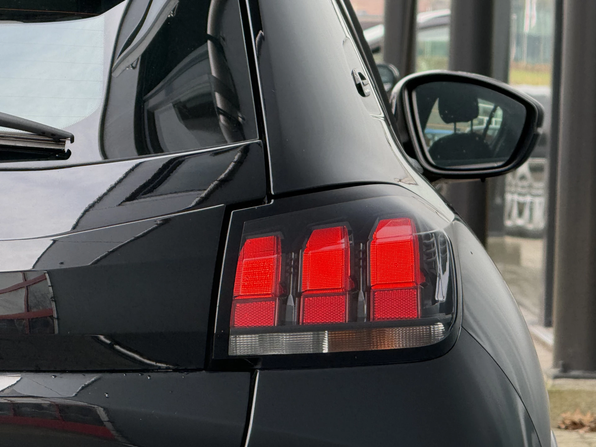 Hoofdafbeelding Peugeot e-208