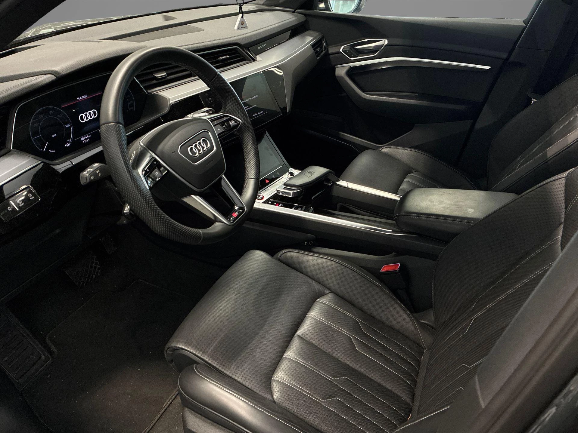 Hoofdafbeelding Audi e-tron