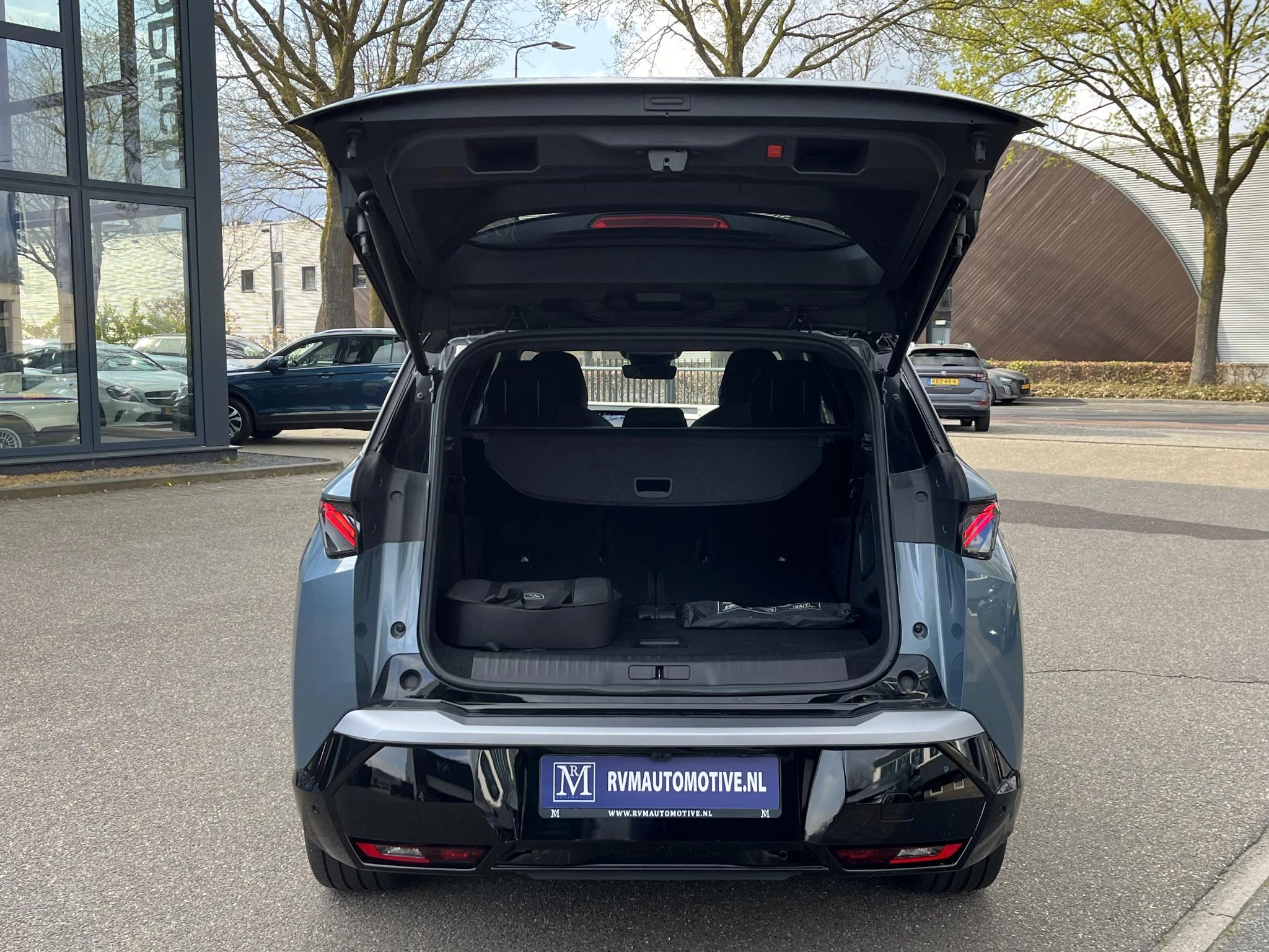 Hoofdafbeelding Peugeot e-5008