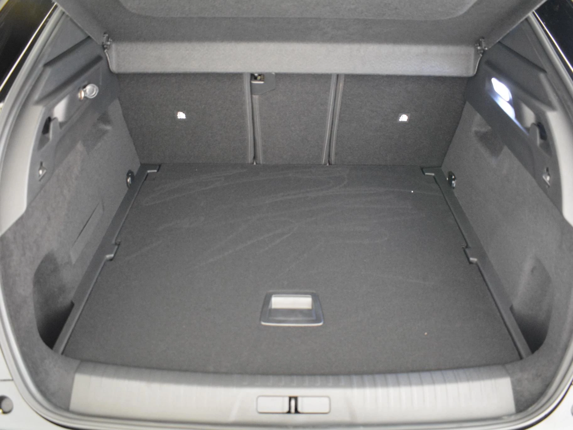 Hoofdafbeelding Peugeot e-3008