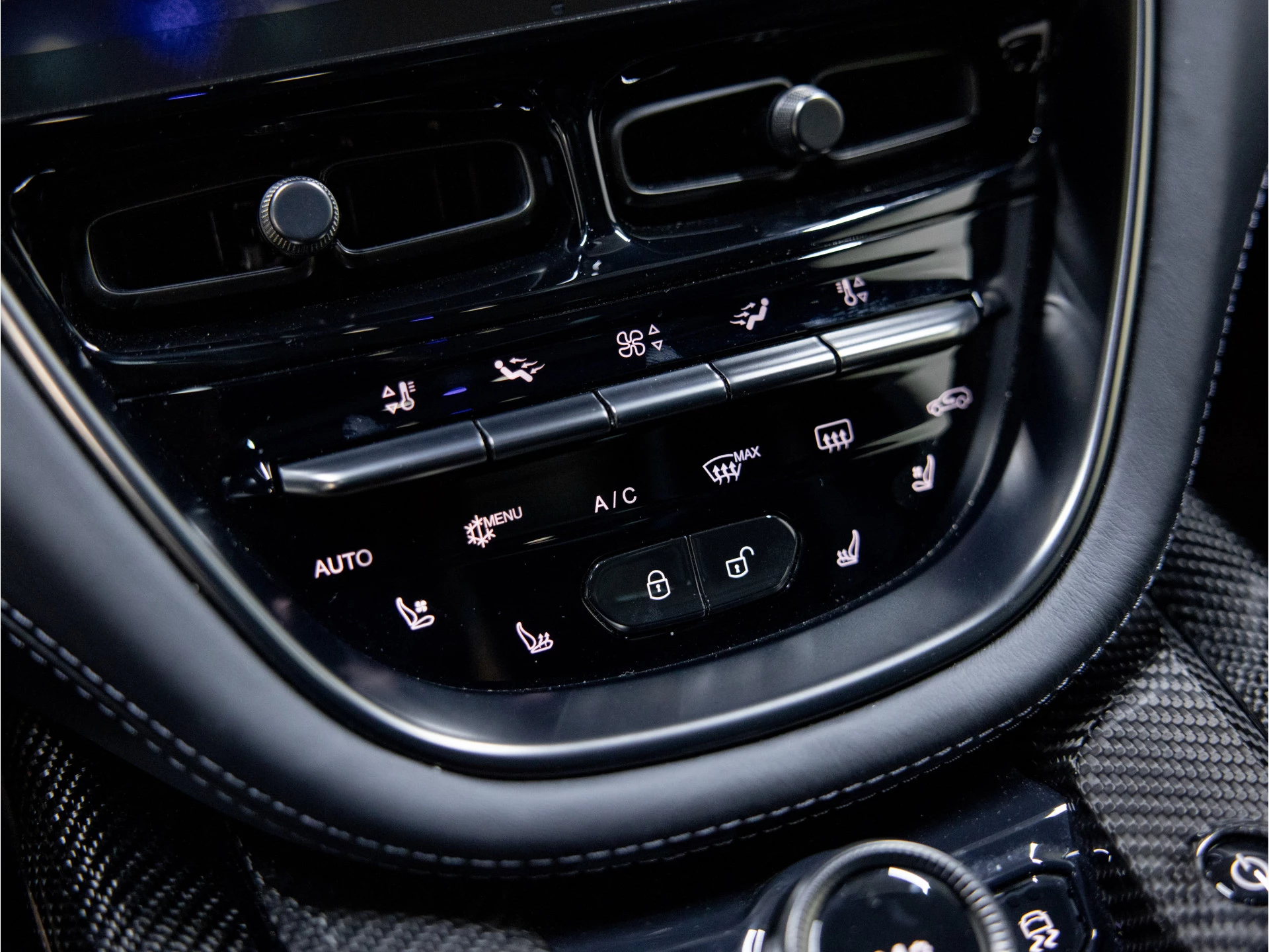 Hoofdafbeelding Aston Martin DBX