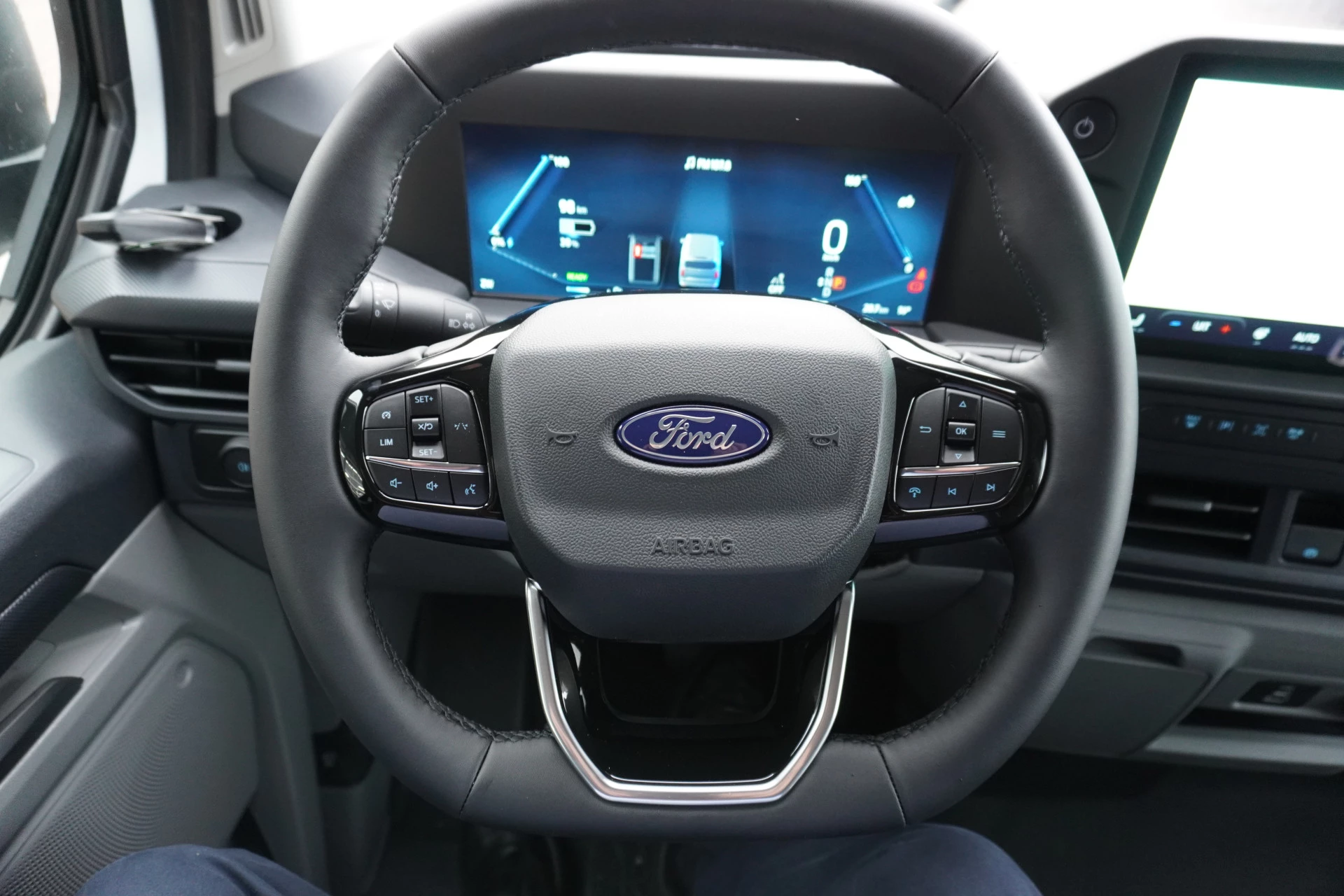 Hoofdafbeelding Ford E-Transit Custom