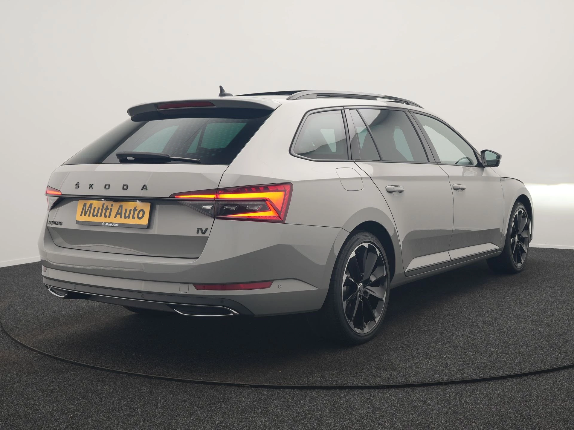 Hoofdafbeelding Škoda Superb