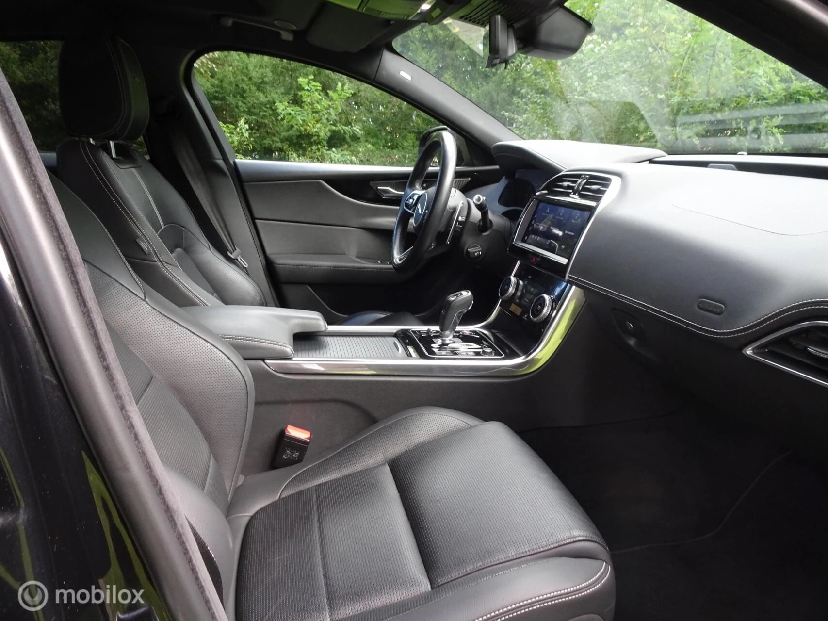 Hoofdafbeelding Jaguar XE