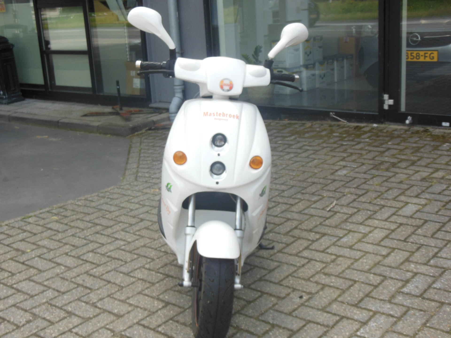 Hoofdafbeelding E-Max Snorscooter