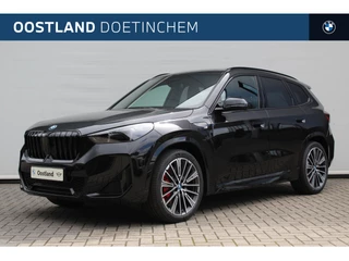 BMW X1 xDrive25e High Executive M Sport Automaat / Panoramadak / Trekhaak / Sportstoelen / M Adaptief onderstel / Adaptieve LED / Parking Assistant Plus / Comfort Access / Head-Up