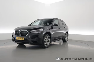 BMW X1 sDrive20i 192PK High Executive - Automaat | Afn. Trekhaak | Nav | Cruise | ACC | Led | Elek. Klep | Sfeerverl. | PDC | 1800kg trekg. V