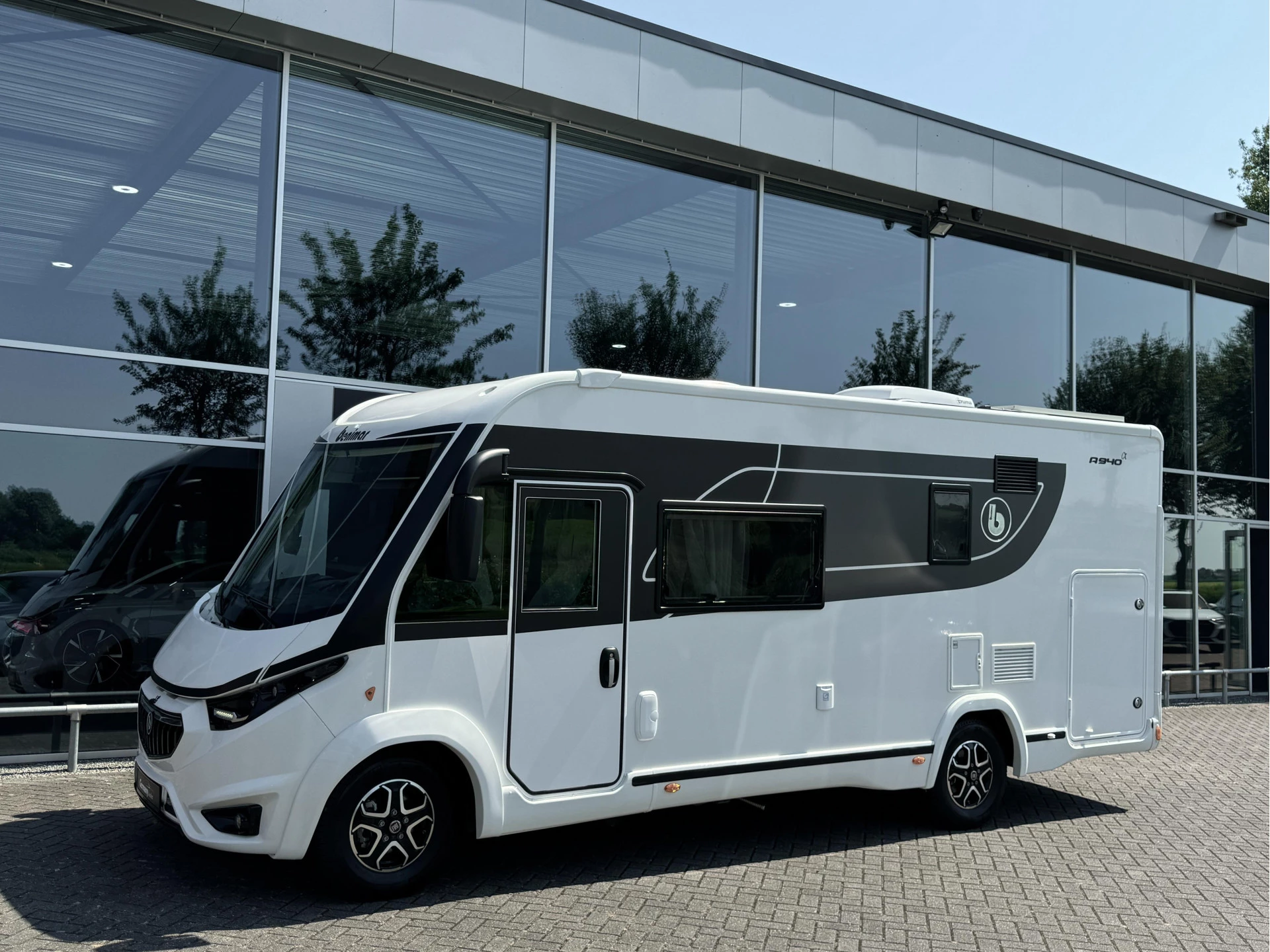 Hoofdafbeelding Benimar Amphitryon