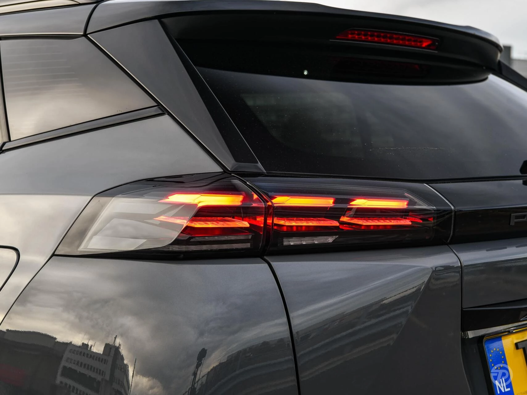 Hoofdafbeelding Peugeot e-2008