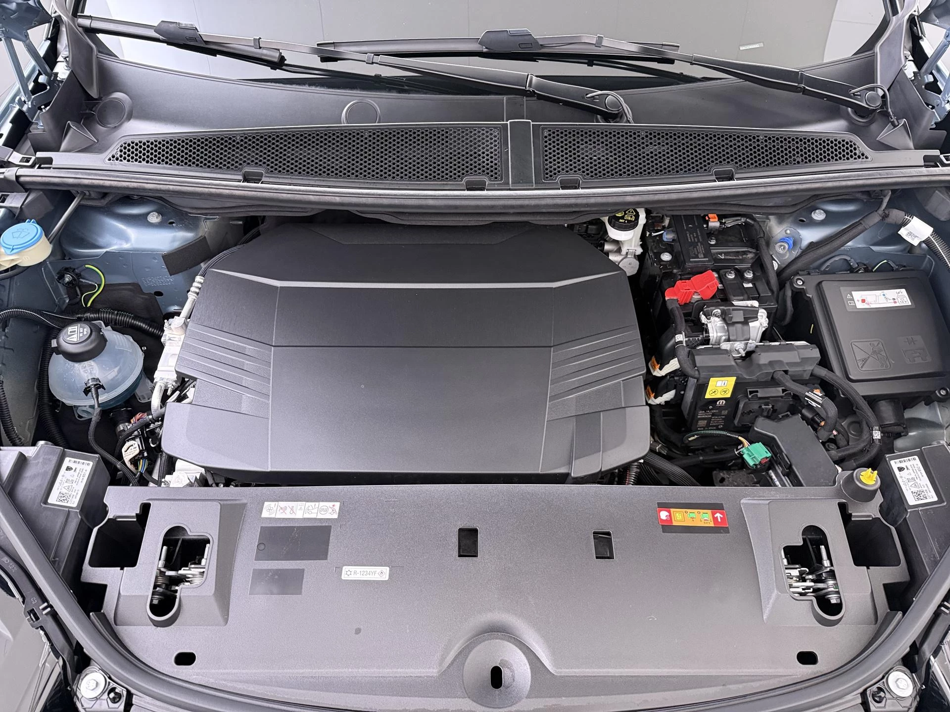 Hoofdafbeelding Peugeot e-5008