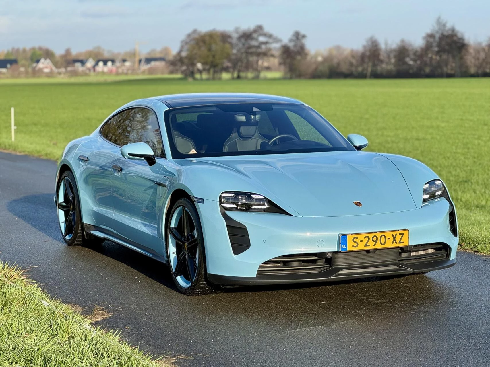 Hoofdafbeelding Porsche Taycan