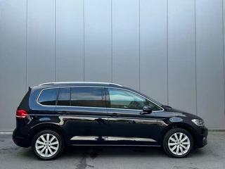 Hoofdafbeelding Volkswagen Touran Volkswagen Touran 1.4 TSI Highline 7persoons|Automaat|App-Connect|