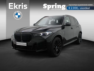 BMW X5 xDrive50e M Sportpakket Pro | Travel Pack | Innovation Pack | Comfort Plus Pack | Adaptief onderstel met luchtvering op voor- en achteras | Trekhaak | Soft-Close | Panoramadak Sky Lounge | Driving Assistant Professional | Harman Kardon | 22'' | Easter