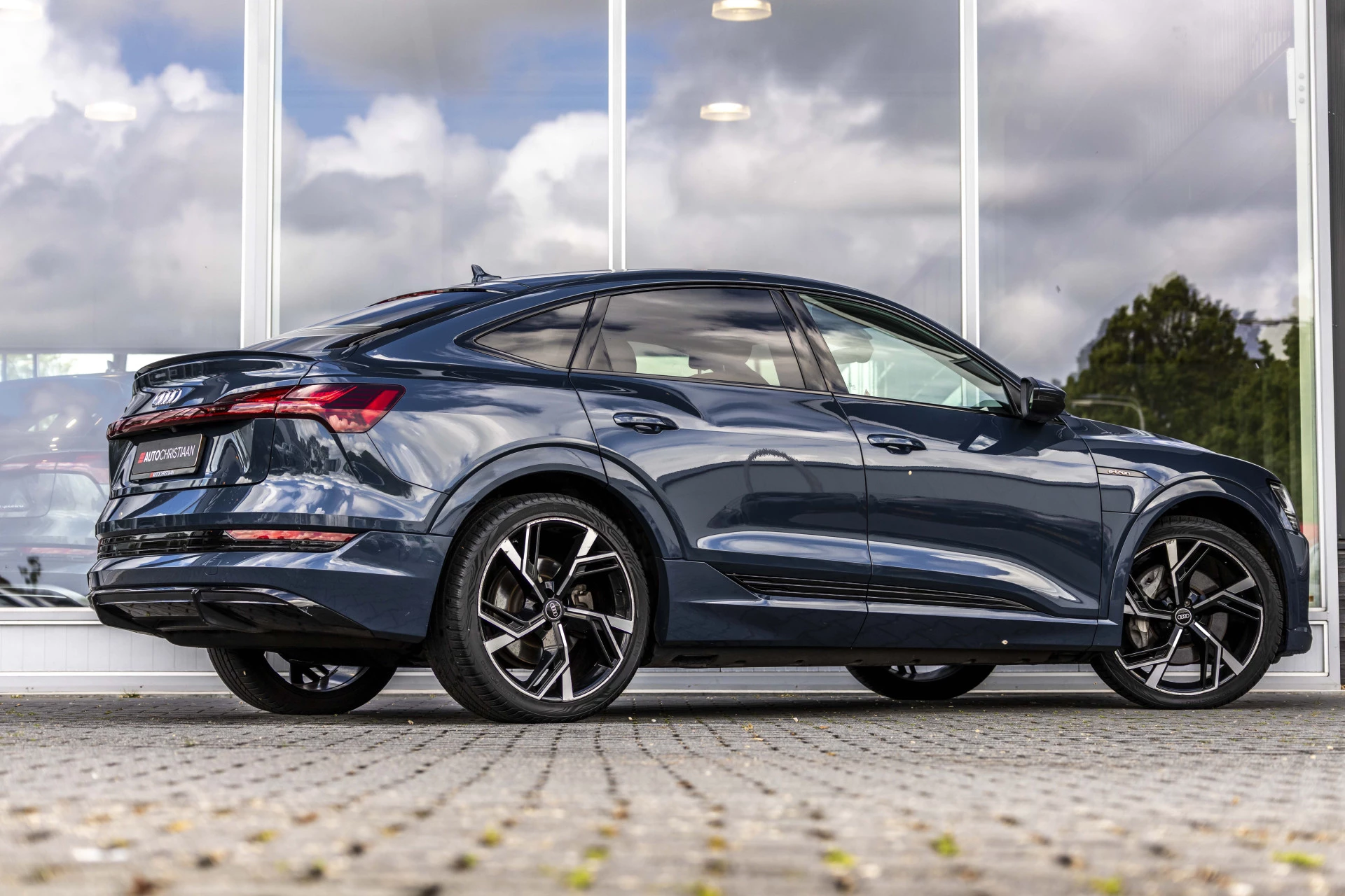 Hoofdafbeelding Audi e-tron