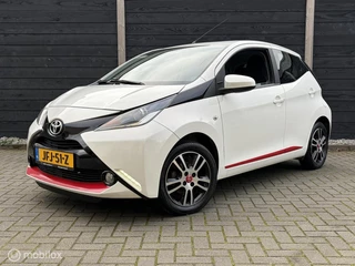 Toyota Aygo 1.0 VVT-i x-play LM / airco / LED / camera