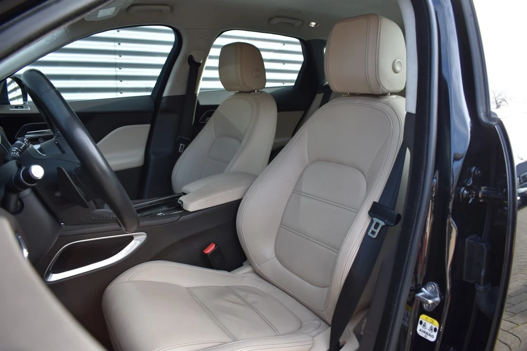 Hoofdafbeelding Jaguar F-PACE