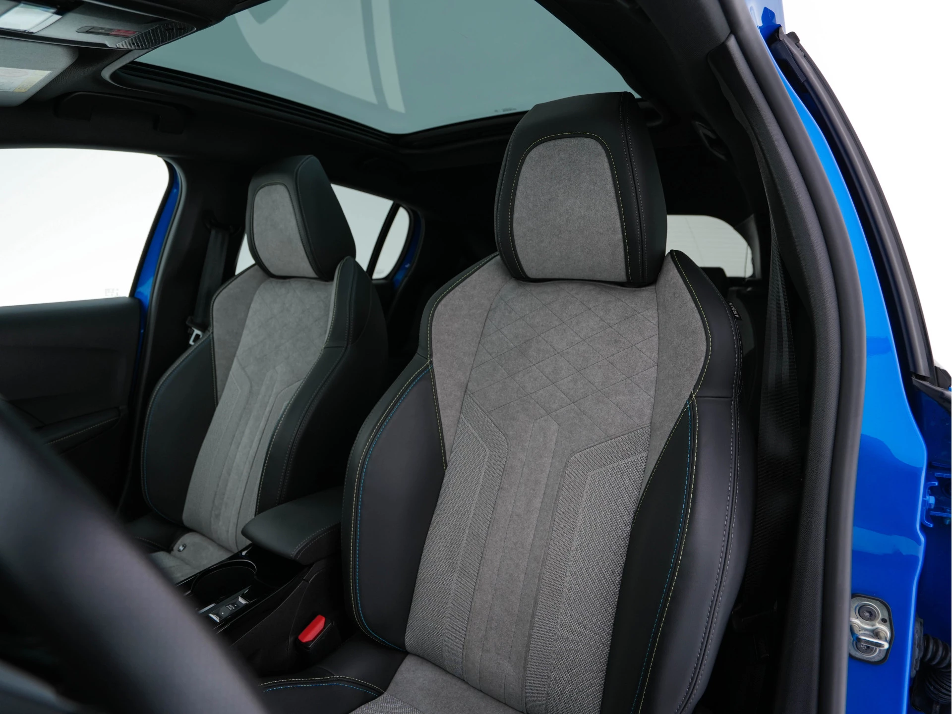 Hoofdafbeelding Peugeot e-208