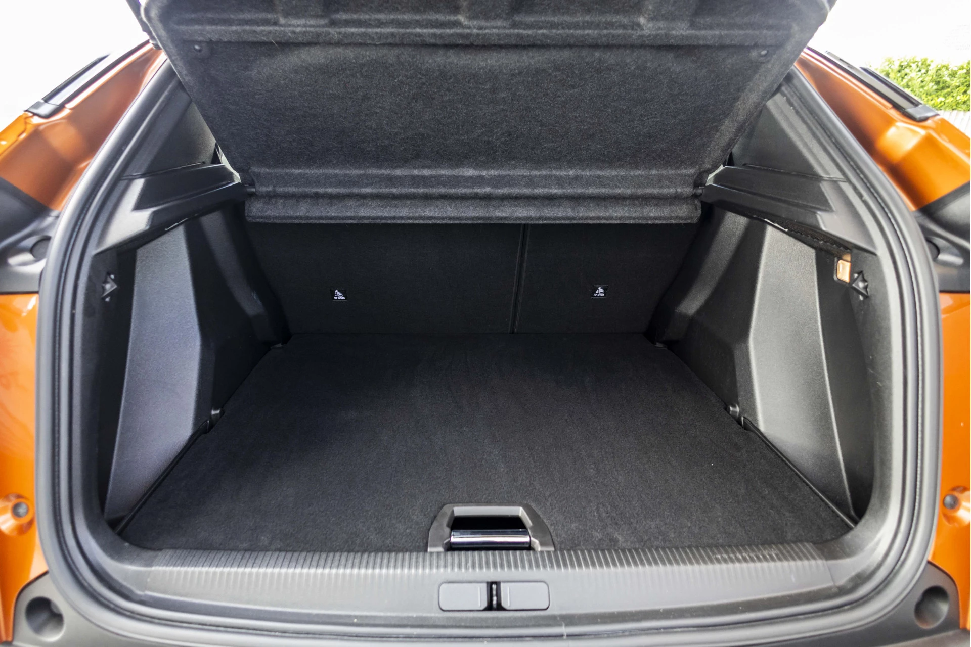 Hoofdafbeelding Peugeot e-2008