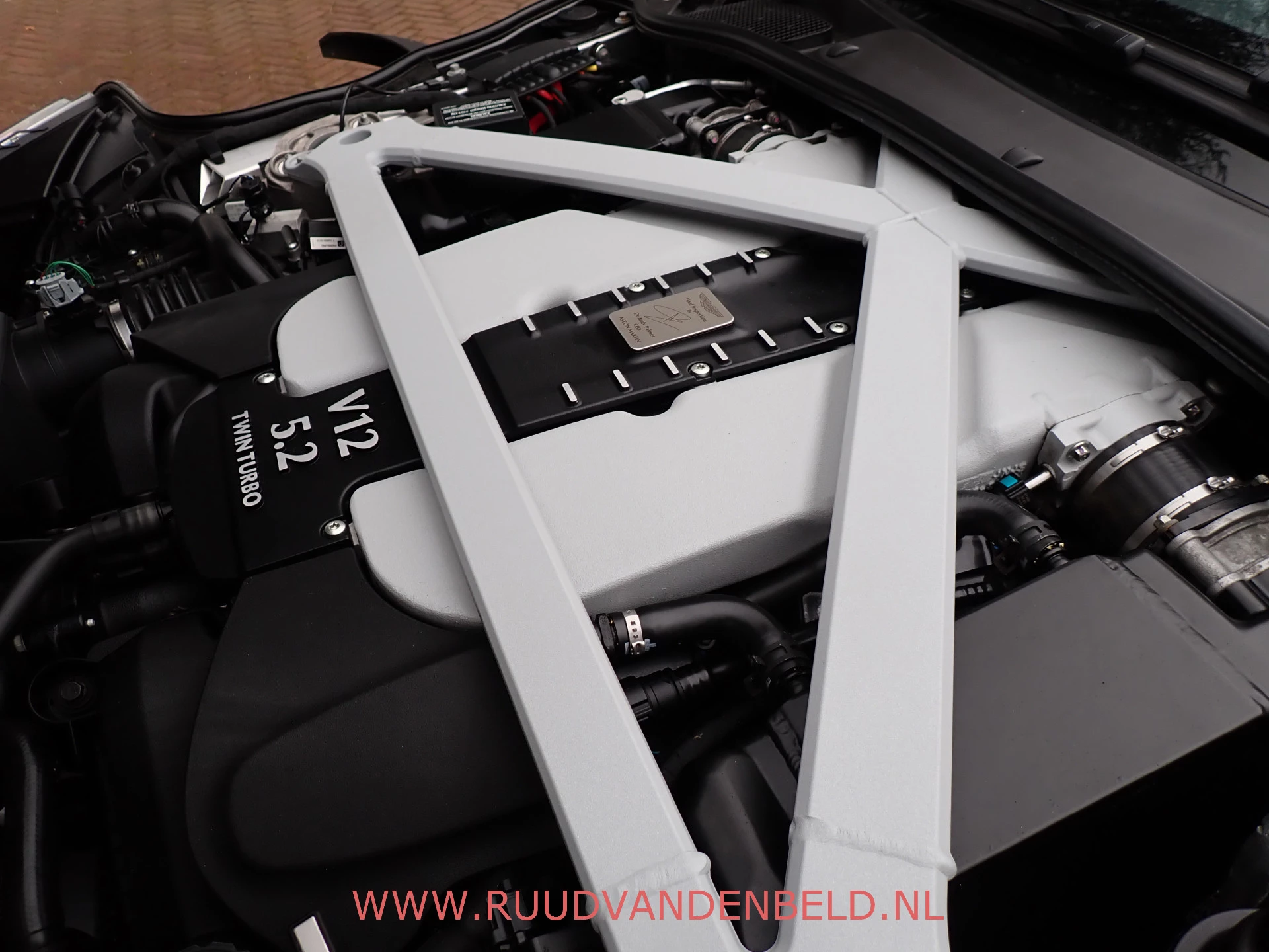 Hoofdafbeelding Aston Martin DB11