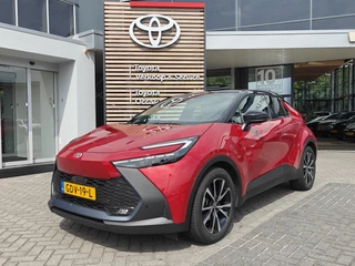 Toyota C-HR 1.8 Hybrid 140 First Edition NAVI APPLE/ANDROID PARK-SENSOREN 360°CAMERA KEYLESS DRAADLOOS-LADEN BLIND-SPOT ELEK-ACHTERKLEP AD-CRUISE 18"LMV